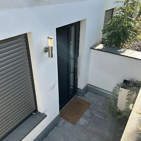 Charmante Einliegerwohnung Im Gruenen Katzwang 아파트